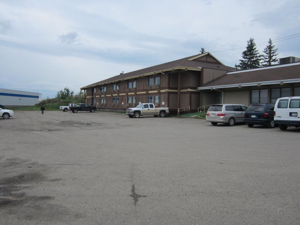 Northwoods Inn Fort St. John Exterior photo