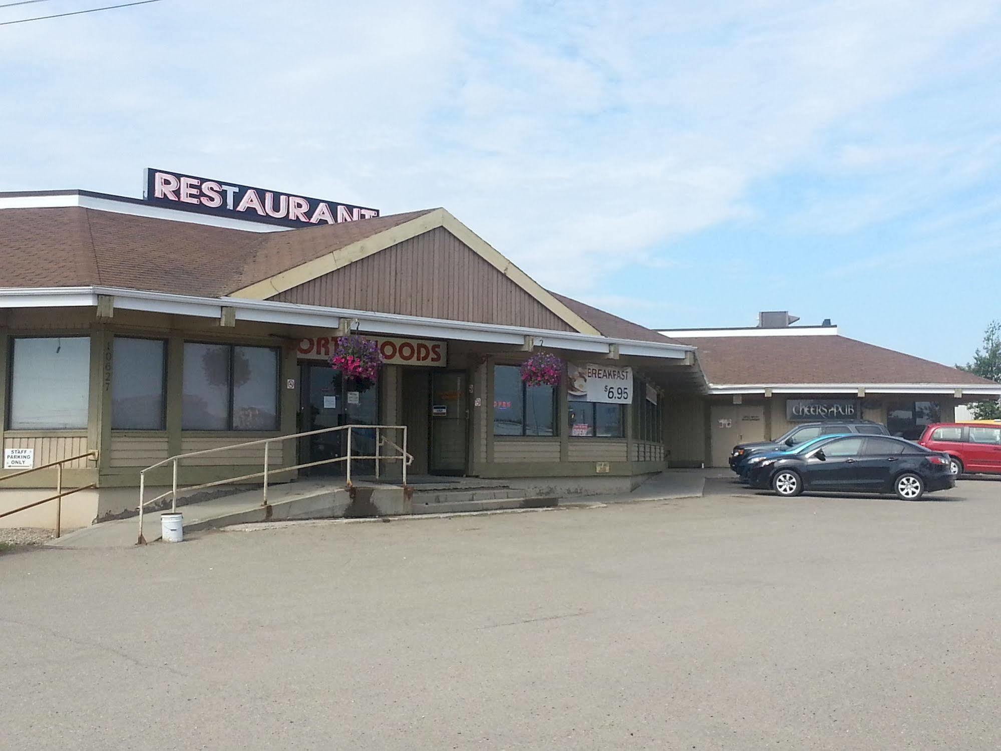 Northwoods Inn Fort St. John Exterior photo